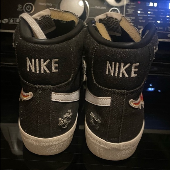 Nike Black High-Top Sneakers with Flame Design - Picture 6 of 7